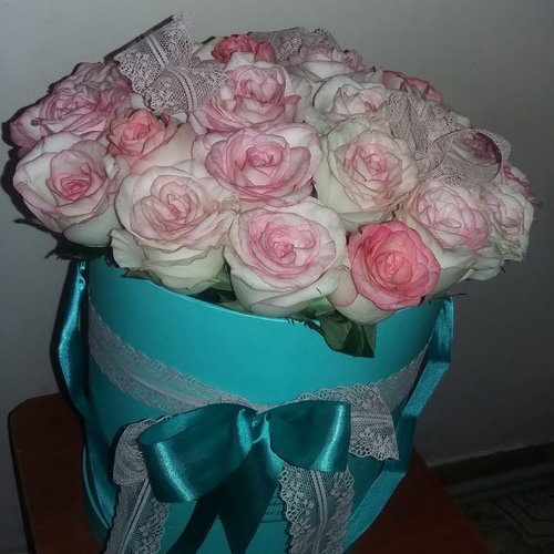 Фото товара 21 элитная розовая роза в коробке в Харькове