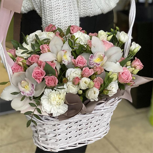 цветы и подарки на 8 Марта в категории Корзины | «Букетик Харьков»