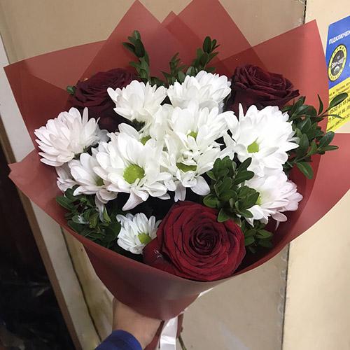 квіти та подарунки на 8 Березня в категорії Недорогі букети | «Букетик Харків»