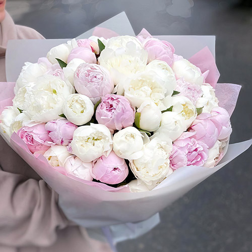 Фото товара 45 белых и розовых пионов в Харькове