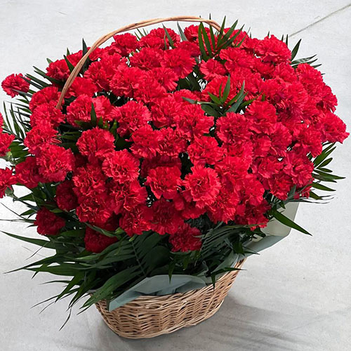 Фото товара 100 гвоздик в корзине в Харькове